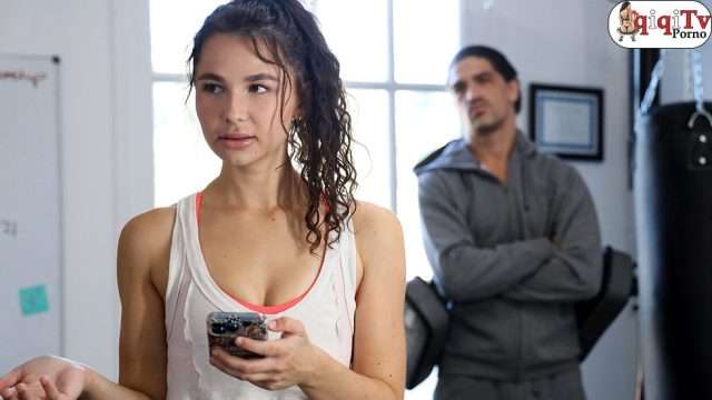 Spora gelen hatun yarağıma sarıldı